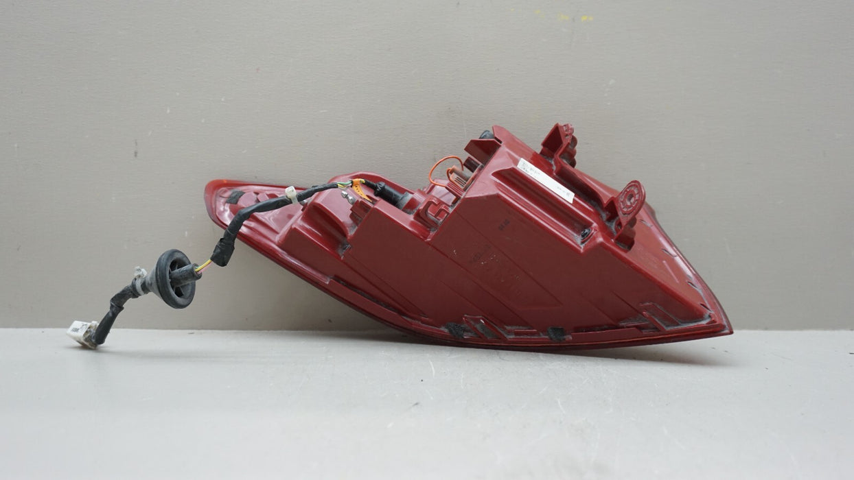 2017-2019 HYUNDAI IONIQ REAR RIGHT PASSENGER SIDE TAIL LIGHT OEM 17 18 19