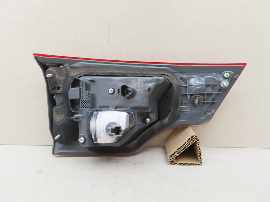 2017-2019 TOYOTA HIGHLANDER REAR RIGHT PASSENGER INNER TAIL LIGHT LED OEM