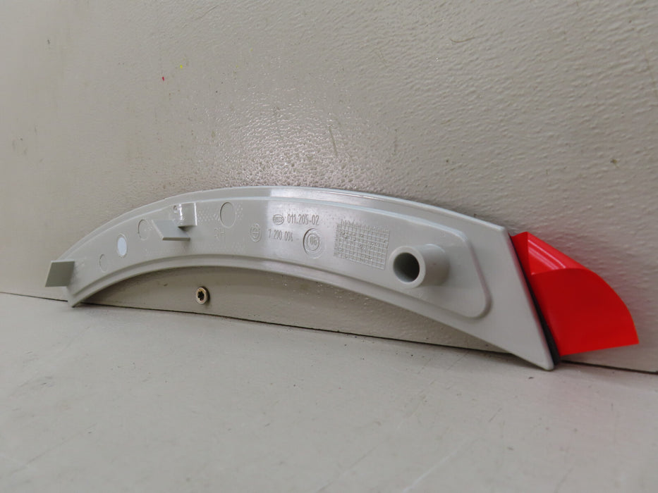 2014-2017 BMW X5 FRONT BUMPER RIGHT PASSENGER SIDE REFLECTOR OEM 63147290094