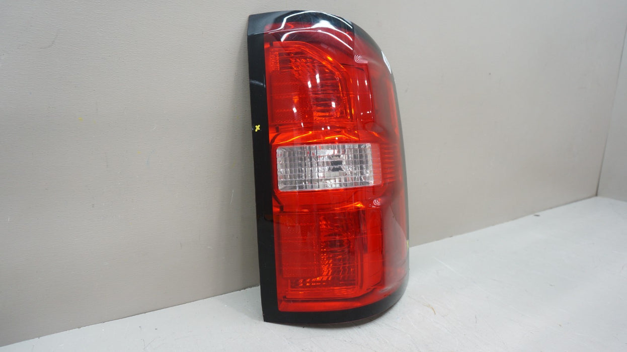 2014-2015 GMC SIERRA 1500 REAR RIGHT PASSENGER SIDE TAIL LIGHT OEM