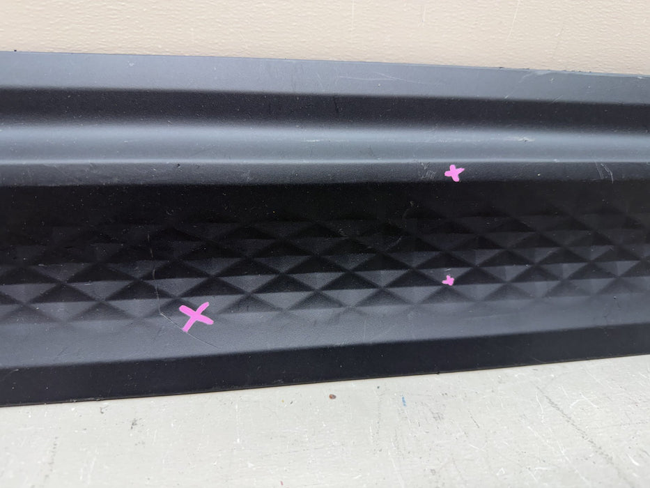 2019-2024 PORSCHE MACAN LH LEFT DRIVER DOOR LOWER MOLDING OEM 95B.837.889.1R