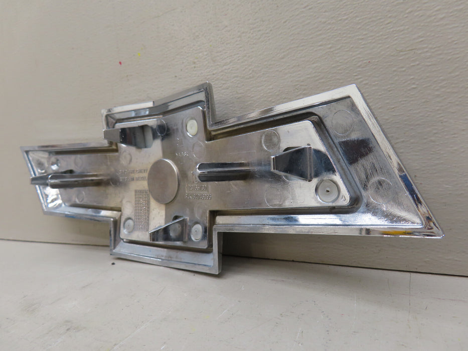 GM GENUINE EMBLEM 84046096