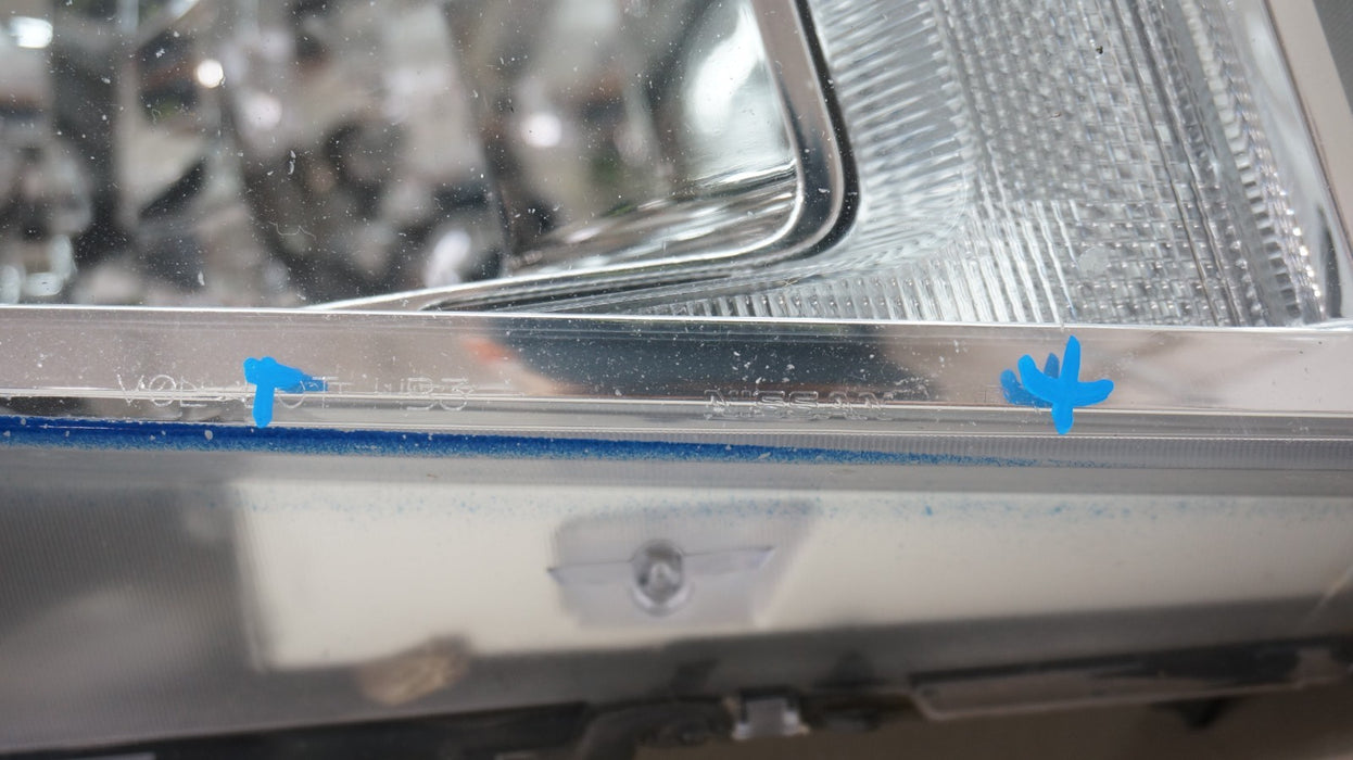 2016-2019 NISSAN TITAN FRONT RIGHT SIDE HID LED HEADLIGHT OEM 26010EZ22B