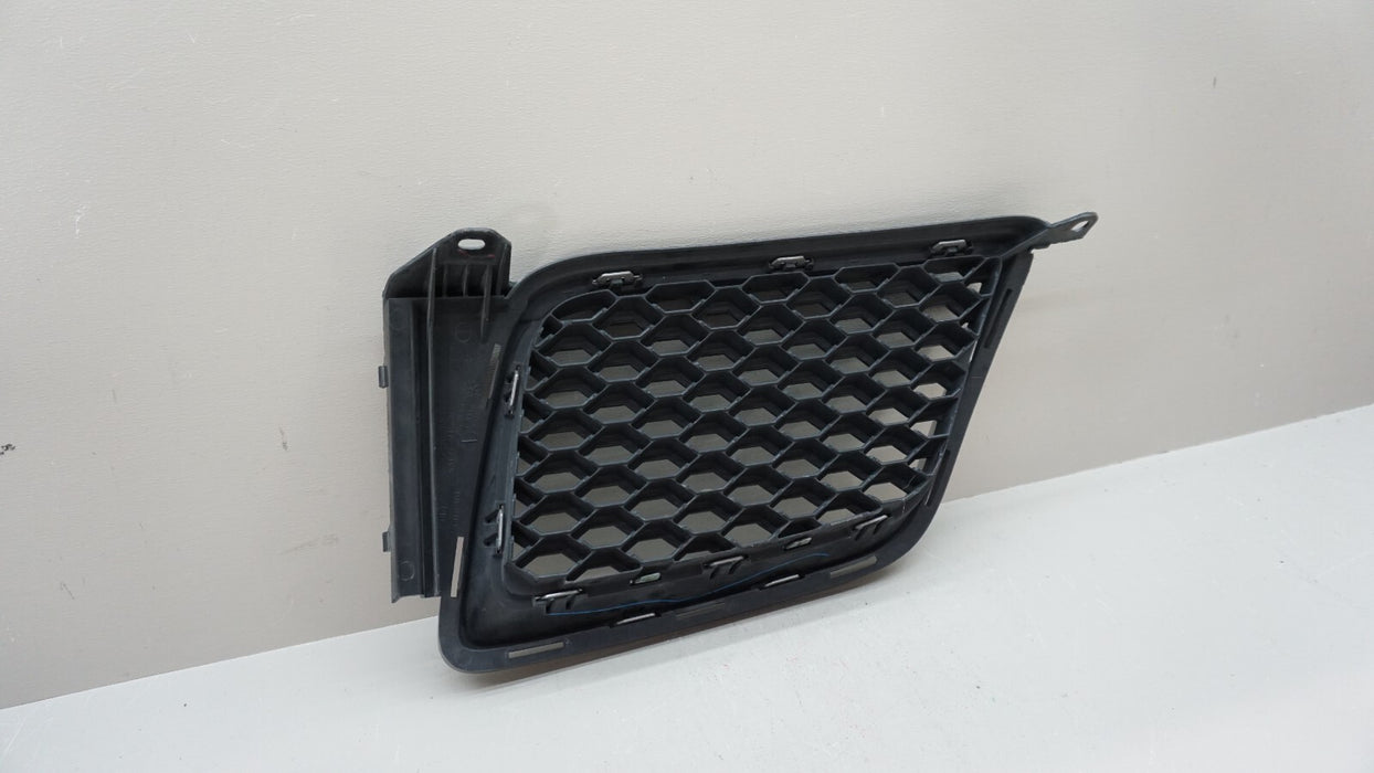 2009-2010 PONTIAC VIBE FRONT RIGHT UPPER BUMPER RADIATOR GRILLE OEM 53100-01020