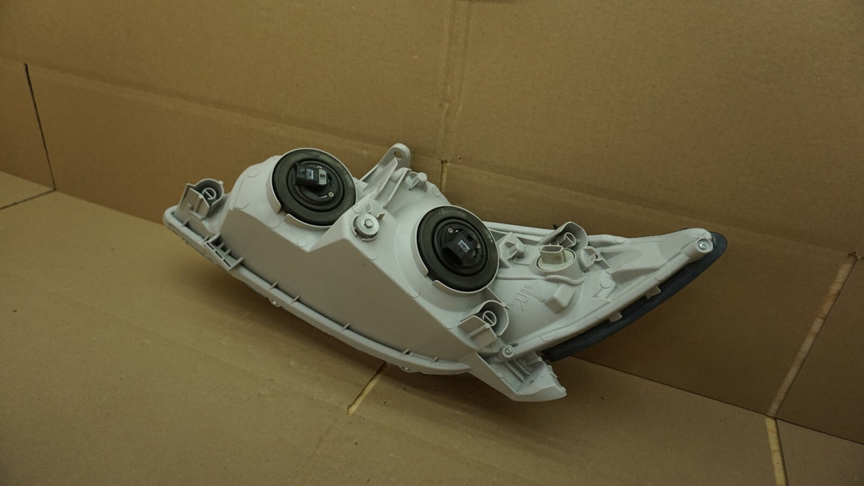 2002-2004 TOYOTA CAMRY FRONT RIGHT PASSENGER SIDE HEADLIGHT HALOGEN OEM 02 03 04