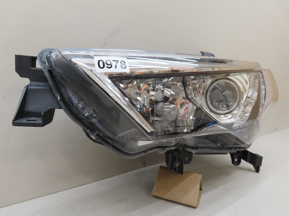 2014-2020 TOYOTA 4RUNNER FRONT LEFT DRIVER SIDE HEADLIGHT HALOGEN OEM