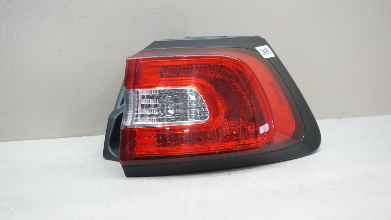 2014-2018 JEEP CHEROKEE REAR RIGHT PASSENGER SIDE TAIL LIGHT OEM