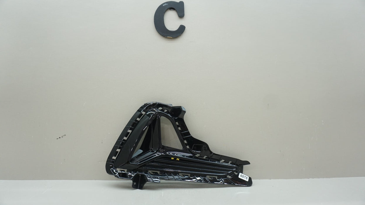 2018 2019 HYUNDAI SONATA FRONT RIGHT RH PASSENGER SIDE FOG LIGHT BEZEL TRIM OEM