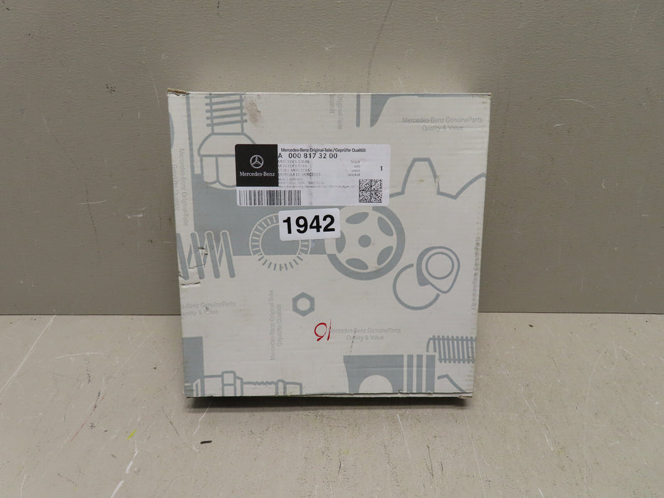 2018-2020 MERCEDES-BENZ C300,E350,E450,S560 FRONT EMBLEM OEM A0008173200
