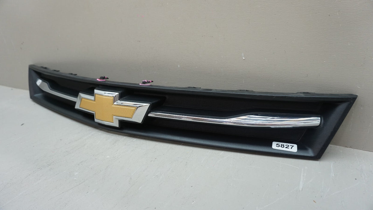 2017-2020 CHEVROLET TRAX FRONT GRILLE UPPER TRIM WITH EMBLEM 4239270 OEM