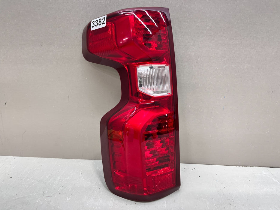 2020-2023 CHEVROLET SILVERADO 2500 3500 LH OUTER TAIL LIGHT OEM 85161936