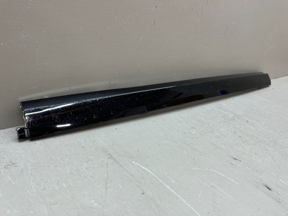 2023-2025 HYUNDAI PALISADE FRONT LOWER BUMPER CENTER MOLDING 86569-S8CB0 OEM