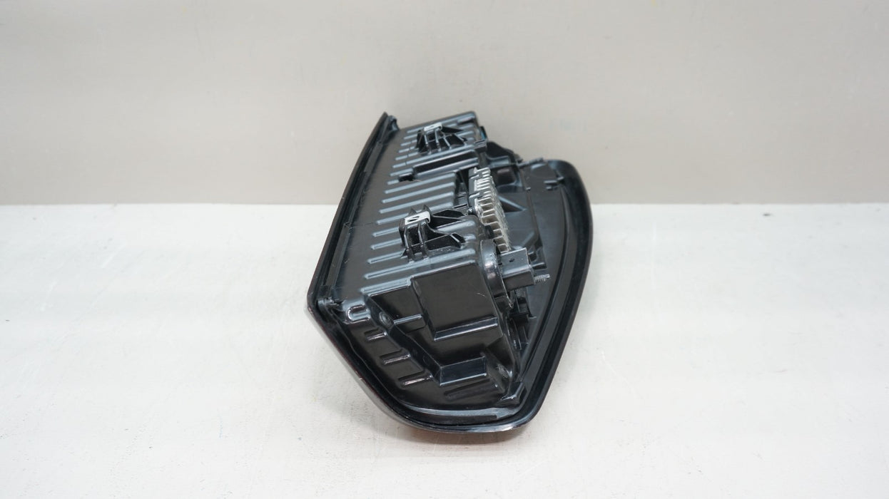 2024-2026 GMC SIERRA 2500HD 3500HD REAR LEFT DRIVERS SIDE TAIL LIGHT OEM