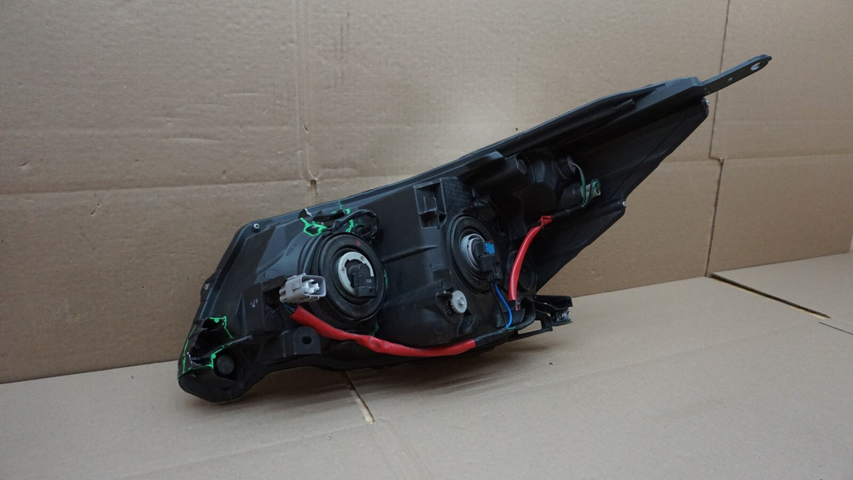 2014-2016 SUBARU FORESTER FRONT RIGHT PASSENGER SIDE HEADLIGHT HALOGEN OEM