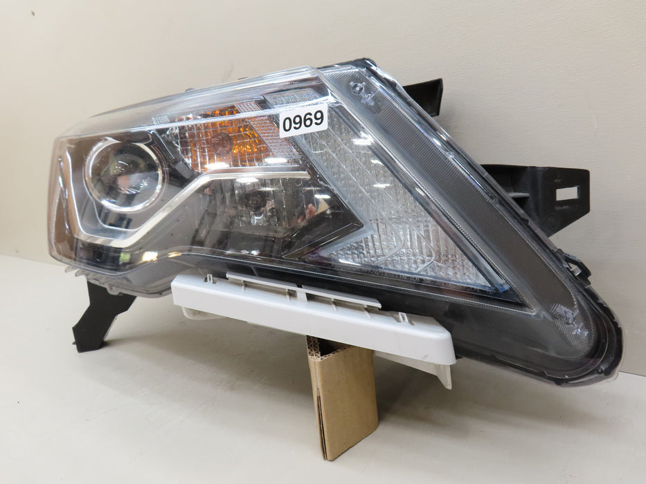 2017-2019 NISSAN PATHFINDER FRONT RIGHT PASSENGER HEADLIGHT HALOEN OEM