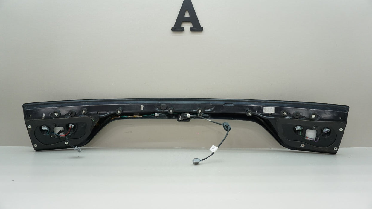 2020-2022 DODGE DURANGO REAR CENTER LIFT GATE TAIL LIGHT LED OEM 68530336AA