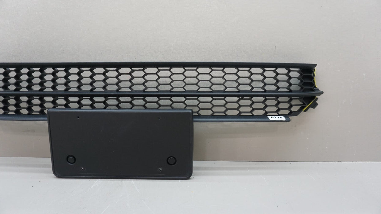 2012-2015 VOLKSWAGEN PASSAT FRONT LOWER GRILLE W/ PLATE HOLDER 561 853 677 OEM