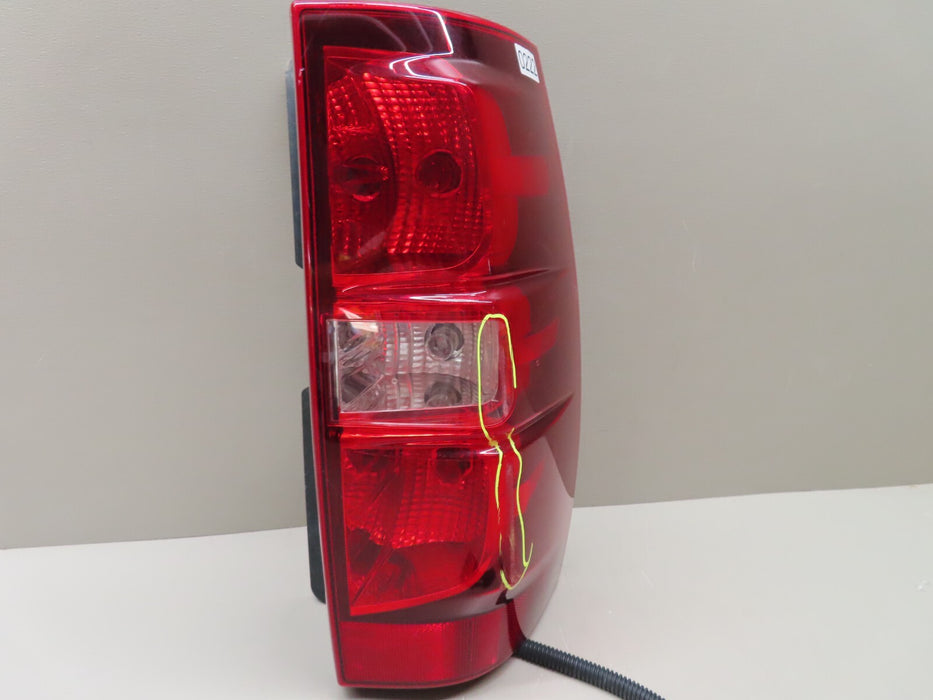 2007-2014 CHEVROLET TAHOE REAR RIGHT PASSENGER SIDE LIGHT TAILLIGHT LAMP OEM