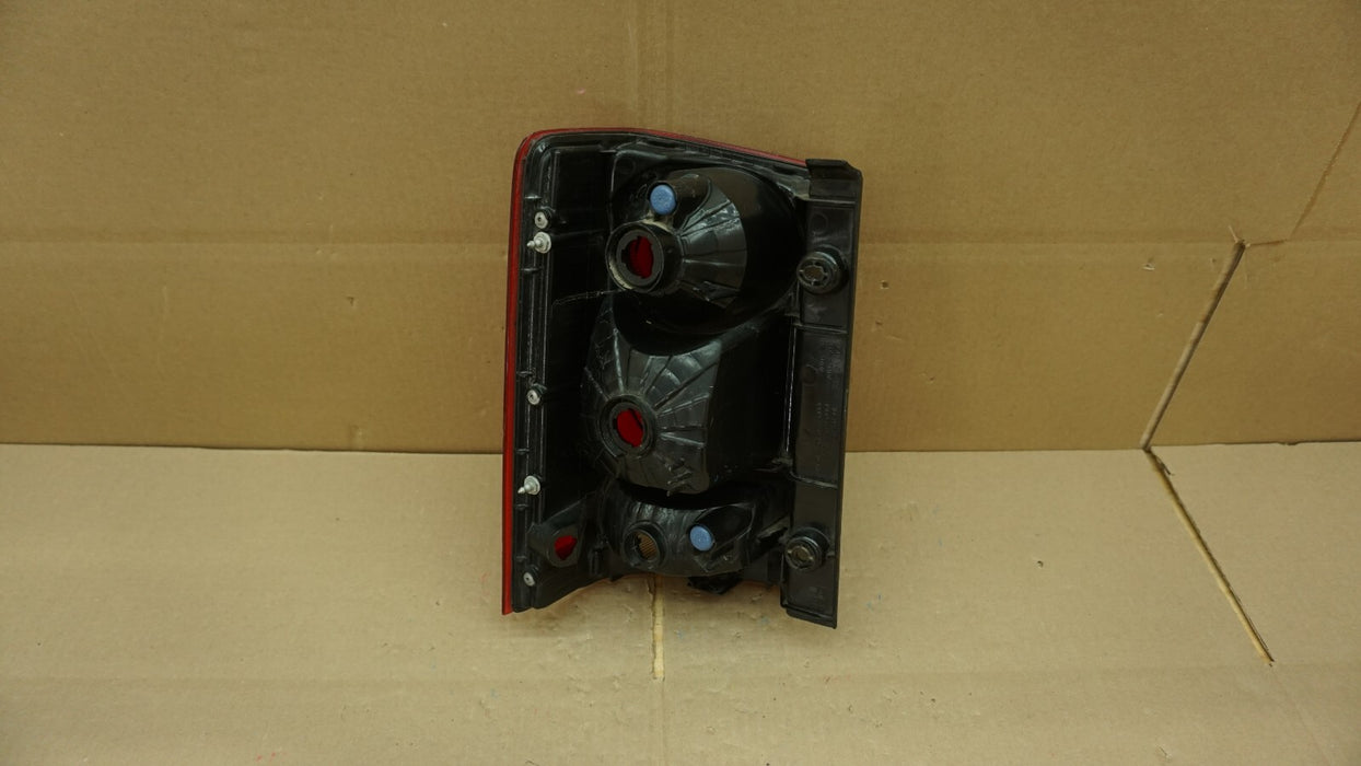 2009-2015 HONDA PILOT FRONT RIGHT PASSENGER SIDE TAIL LIGHT HALOGEN OEM