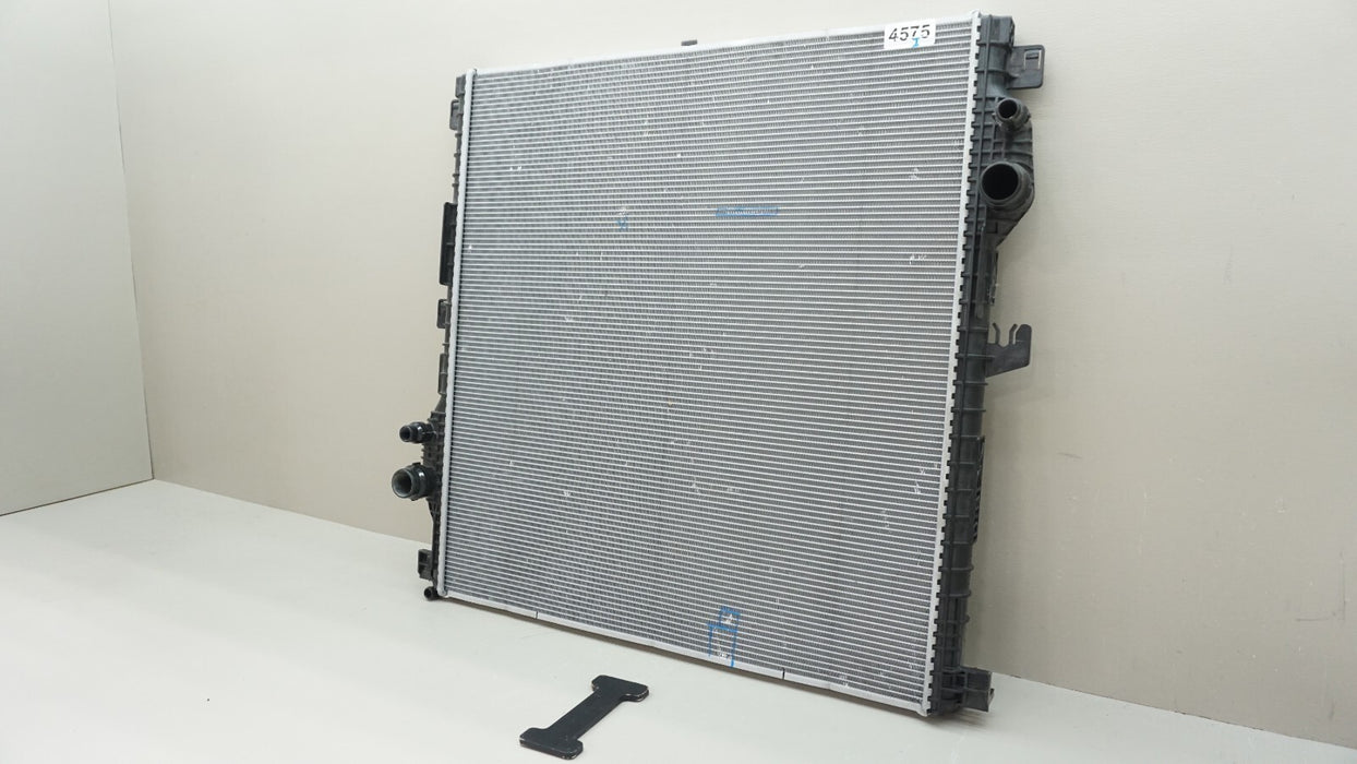2022-2024 LAND ROVER RANGE ROVER HSE MAIN RADIATOR OEM L25951
