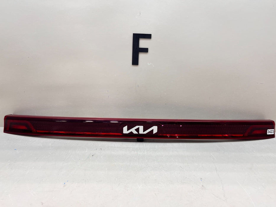 2022-2024 KIA CARNIVAL CENTER TAIL LIGHT BAR W/CAMERA OEM 92409-R0320