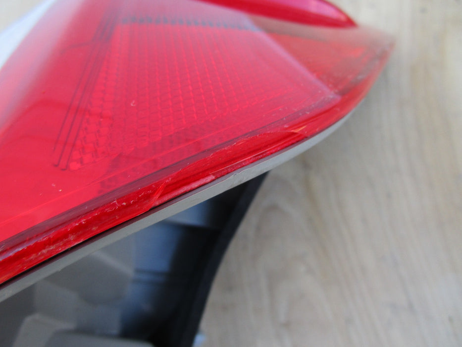 2012-2014 TOYOTA CAMRY REAR RIGHT PASSENGER SIDE TAIL LIGHT OUTER OEM
