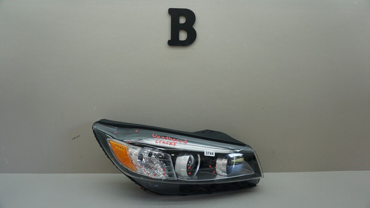 2016-2018 KIA SORENTO FRONT RIGHT PASSENGER SIDE HEADLIGHT LAMP OEM 92102-C6