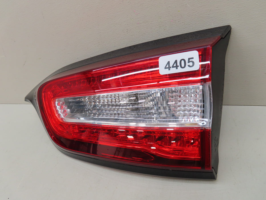 2014-2018 JEEP CHEROKEE REAR RIGHT PASSENGER INNER TAIL LIGHT OEM 68330344AA