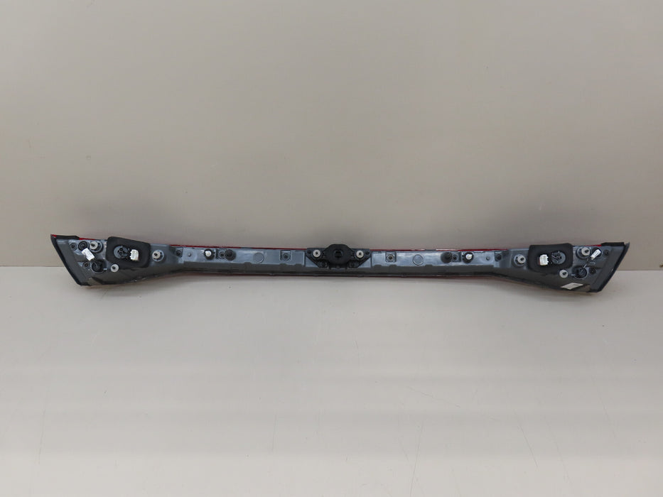 2021 2022 HYUNDAI ELANTRA REAR CENTER TAIL LIGHT LIFT GATE OEM LED 92409-AB000