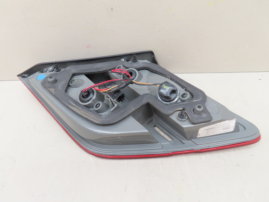 2013-2019 FORD TAURUS REAR LEFT DRIVER SIDE TRUNK INNER TAIL LIGHT OEM