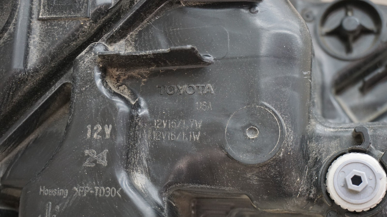2020-2023 TOYOTA HIGHLANDER FRONT LH LEFT DRIVER SIDE HEADLIGHT OEM