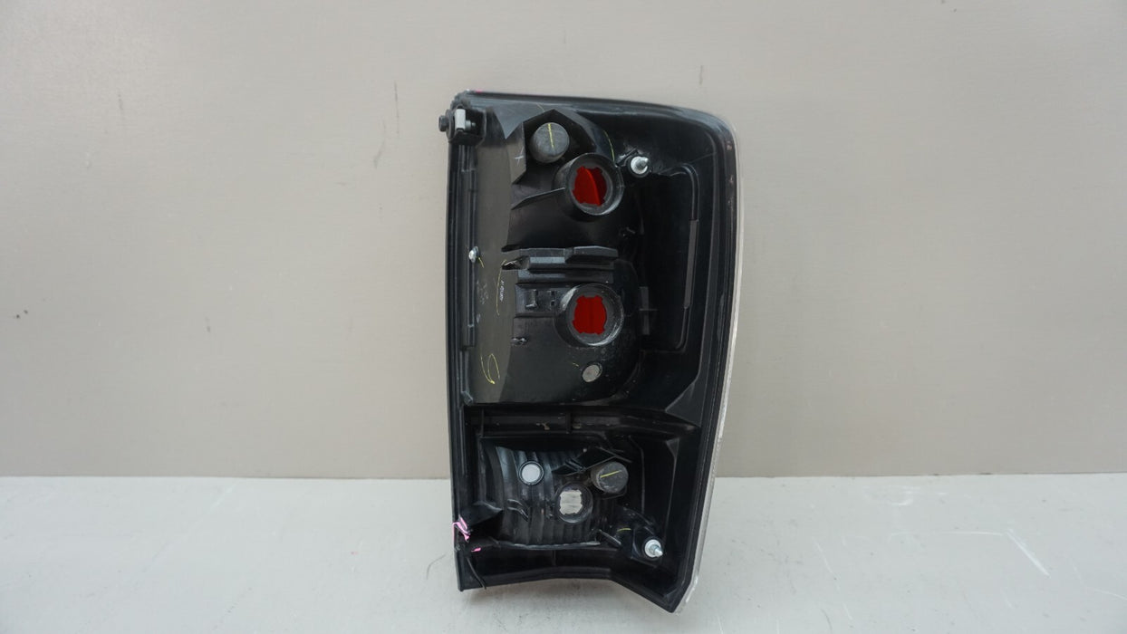 2016-2022 TOYOTA TACOMA REAR LEFT DRIVERS SIDE TAIL LIGHT OEM 17 18 19 20 212