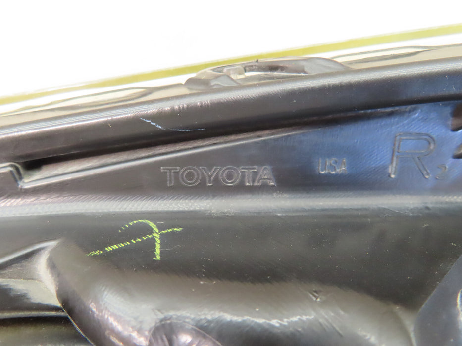 2014 2015 2016 TOYOTA COROLLA FRONT RIGHT PASSENGER HEADLIGHT LED OEM