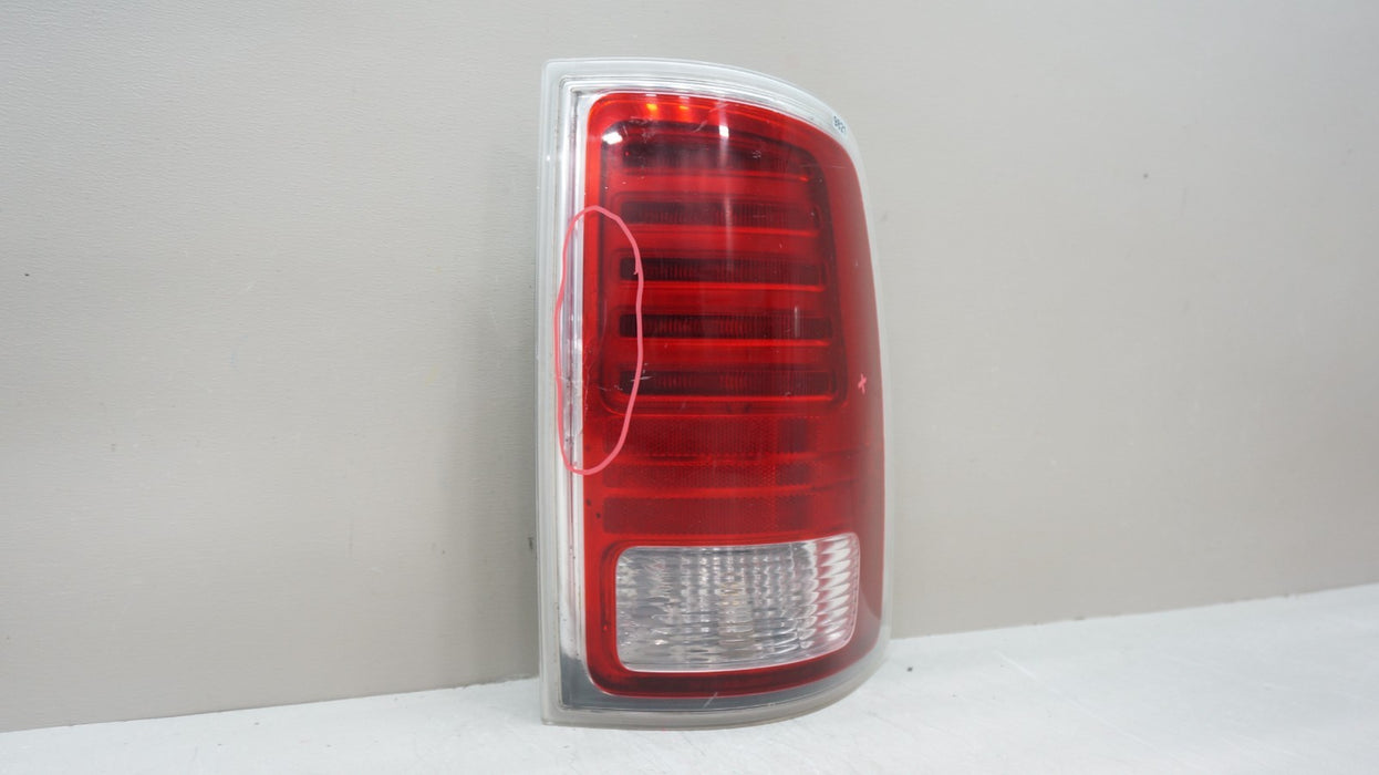 2013-2018 DODGE RAM 1500 2500 3500 REAR RIGHT SIDE TAIL LIGHT OEM 50693B
