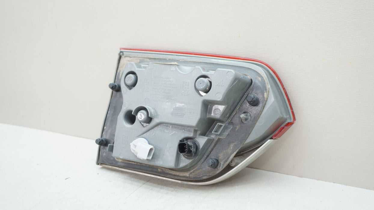 2014-2021 JEEP GRAND CHEROKEE REAR RIGHT PASSENGER SIDE INNER TAIL LIGHT OEM