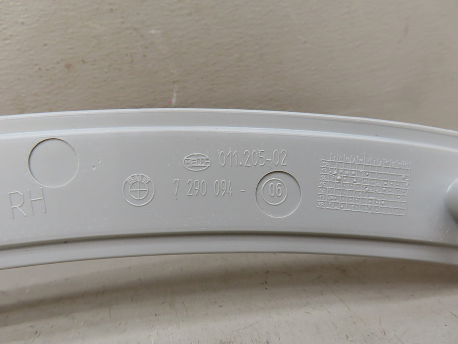 2014-2017 BMW X5 FRONT BUMPER RIGHT PASSENGER SIDE REFLECTOR OEM 63147290094