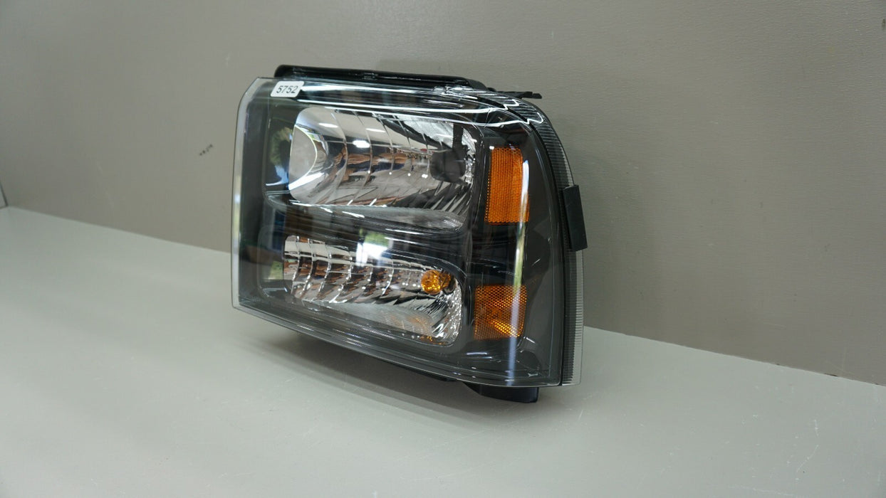 2005-2007 FORD F-250 HARLEY DAVIDSON FRONT LEFT DRIVER SIDE HEADLIGHT 206700B01A