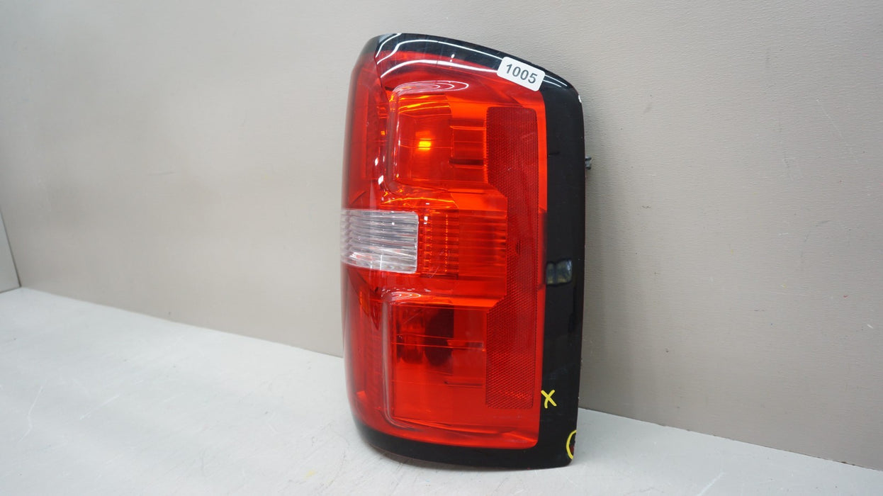 2014-2015 GMC SIERRA 1500 REAR RIGHT PASSENGER SIDE TAIL LIGHT OEM