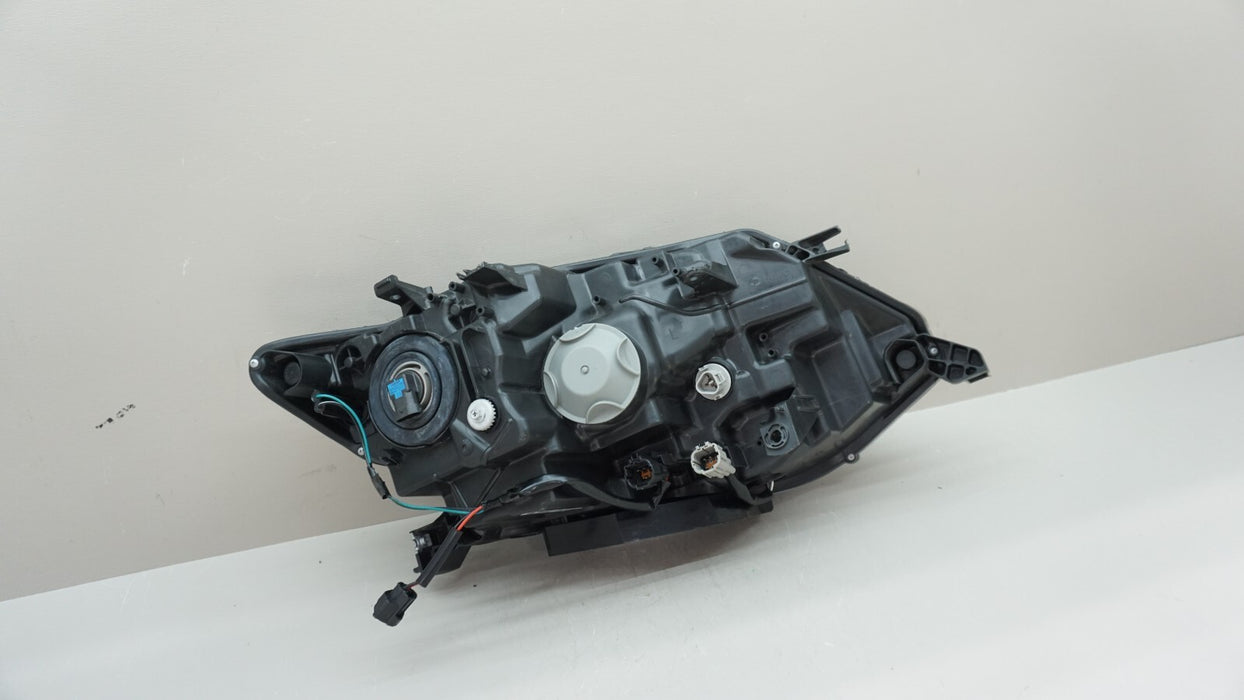 2017-2019 NISSAN ROGUE FRONT LEFT DRIVER SIDE HEADLIGHT HALOGEN HEADLAMP