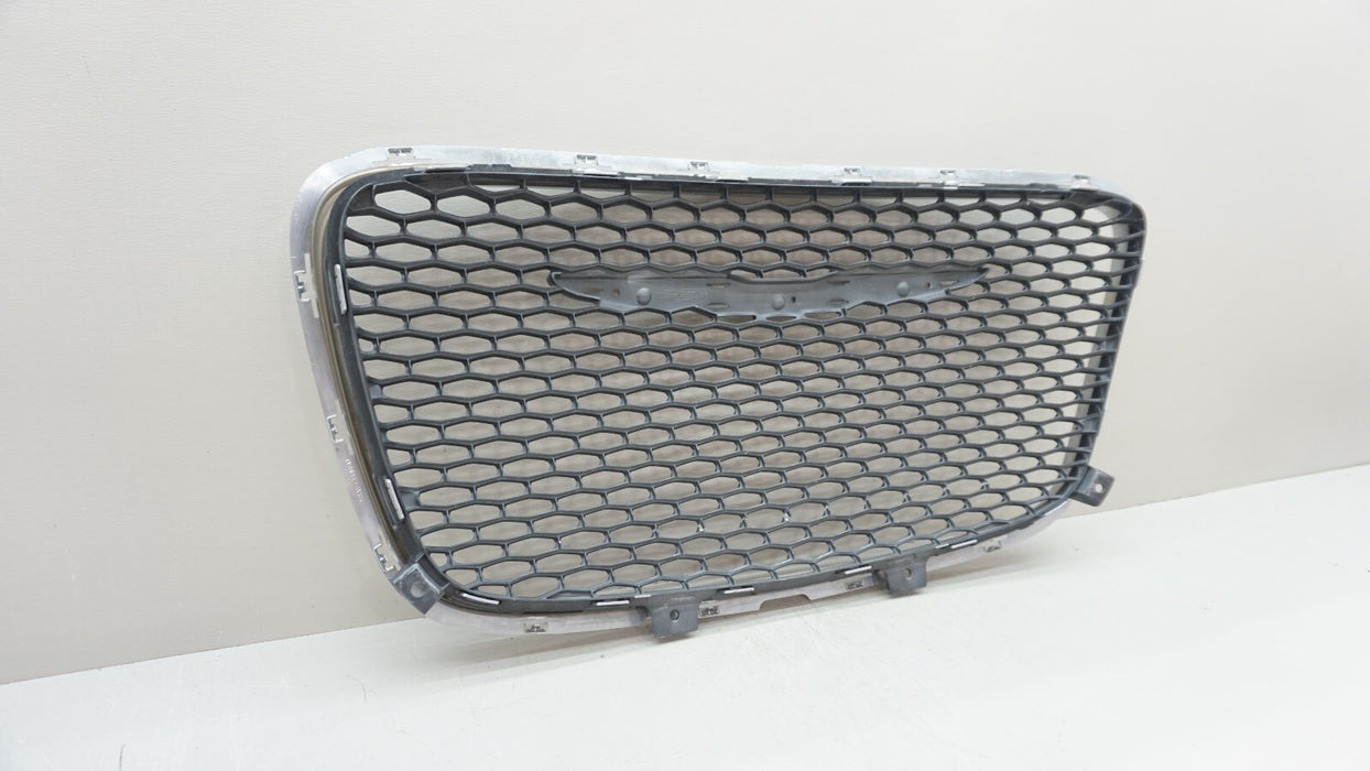 2015-2017 CHRYSLER 300 LX FRONT BUMPER RADIATOR GRILLE OEM 5SW08TRMAA