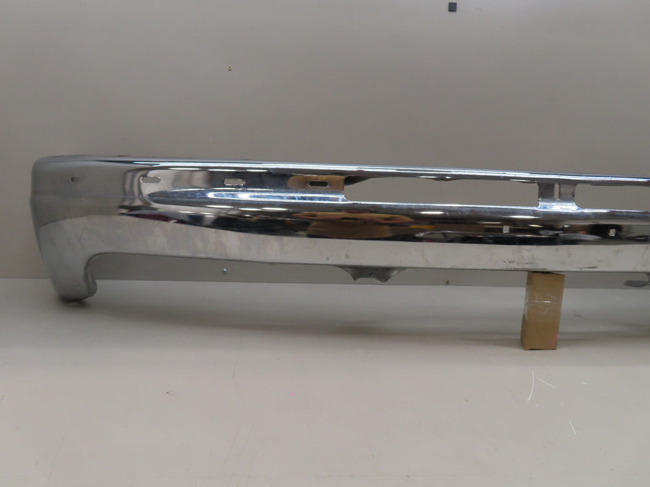 2000-2006 CHEVROLET TAHOE/SUBURBAN FRONT BUMPER METAL OEM