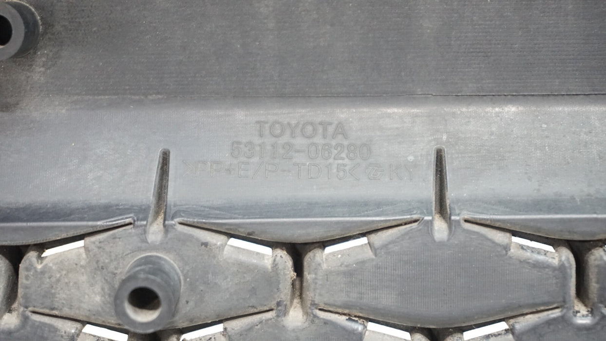2015-2017 TOYOTA CAMRY FRONT RADIATOR GRILLE GRILL 53112-06280 OEM