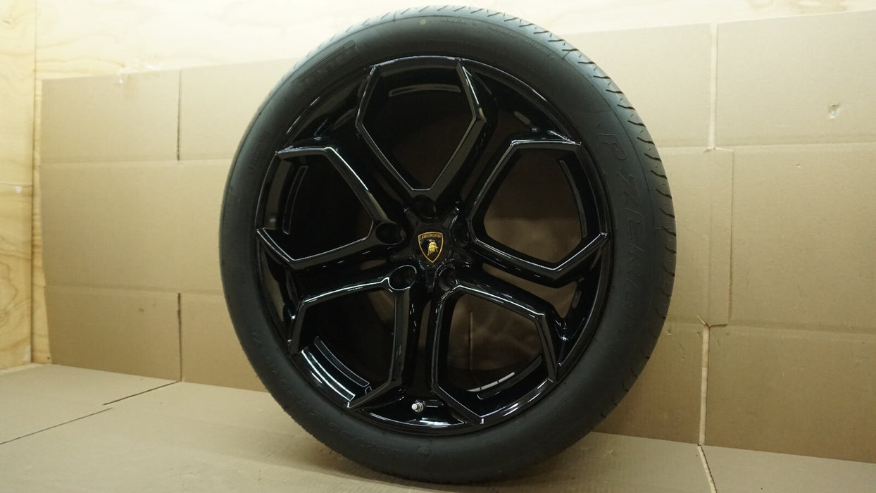 LAMBORGHINI AVENTADOR LP700 20"x12" REAR WHEEL RIM & TIRE  OEM 470601025A