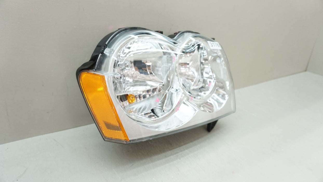 2005-2007 JEEP GRAND CHEROKEE FRONT PASSENGER HEADLIGHT HALOGEN AFTERMARKET
