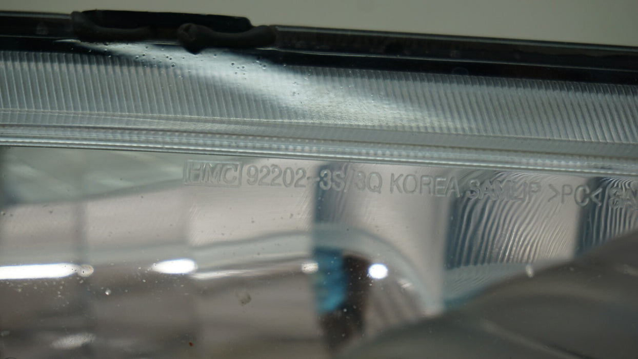 2011-2014 HYUNDAI SONATA RIGHT PASSENGER SIDE FOG LIGHT OEM 92202-3S/3Q