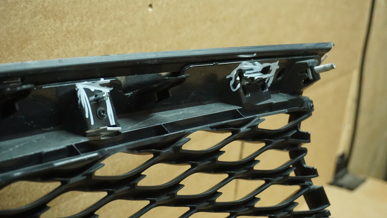 2016-2020 INFINITI QX60 FRONT CENTER RADIATOR GRILL GRILLE W/ CAMERA OEM