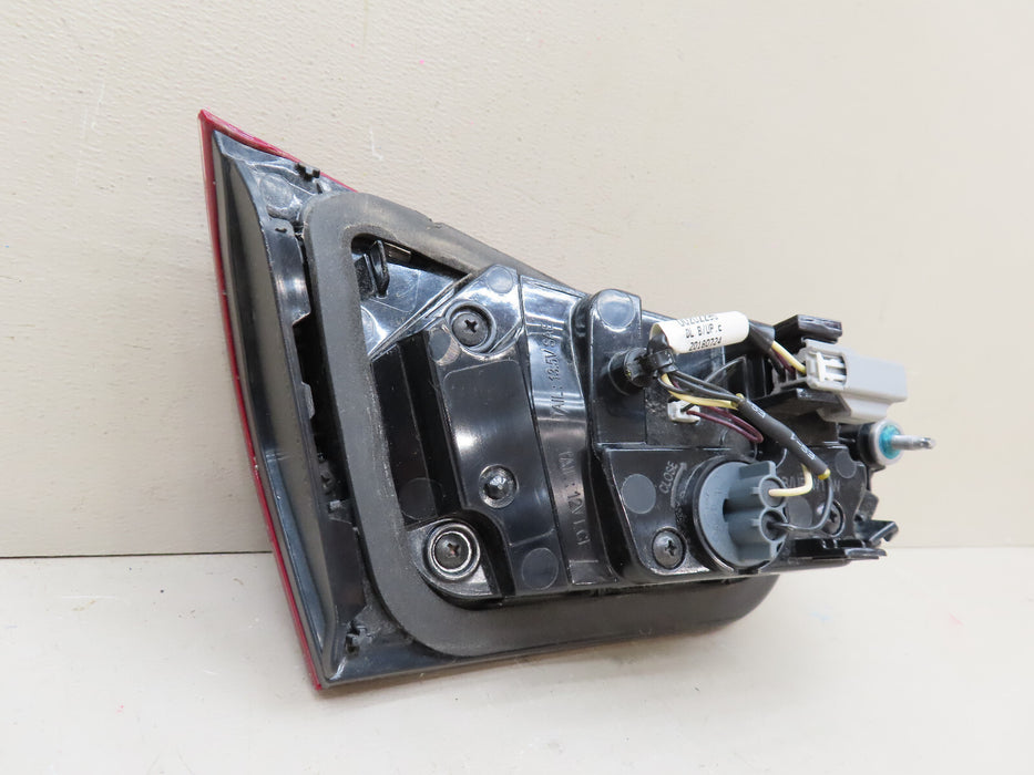 2019-2023 CHEVROLET MALIBU REAR RIGHT PASSENGER SIDE TAIL LIGHT INNER OEM