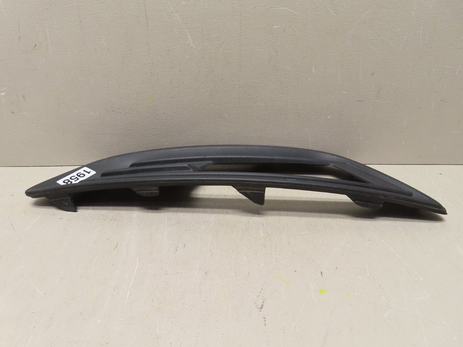 2014-2018 FORD FOCUS  MK3 FRONT RIGHT PASSENGER SIDE FOG LIGHT BEZEL OEM