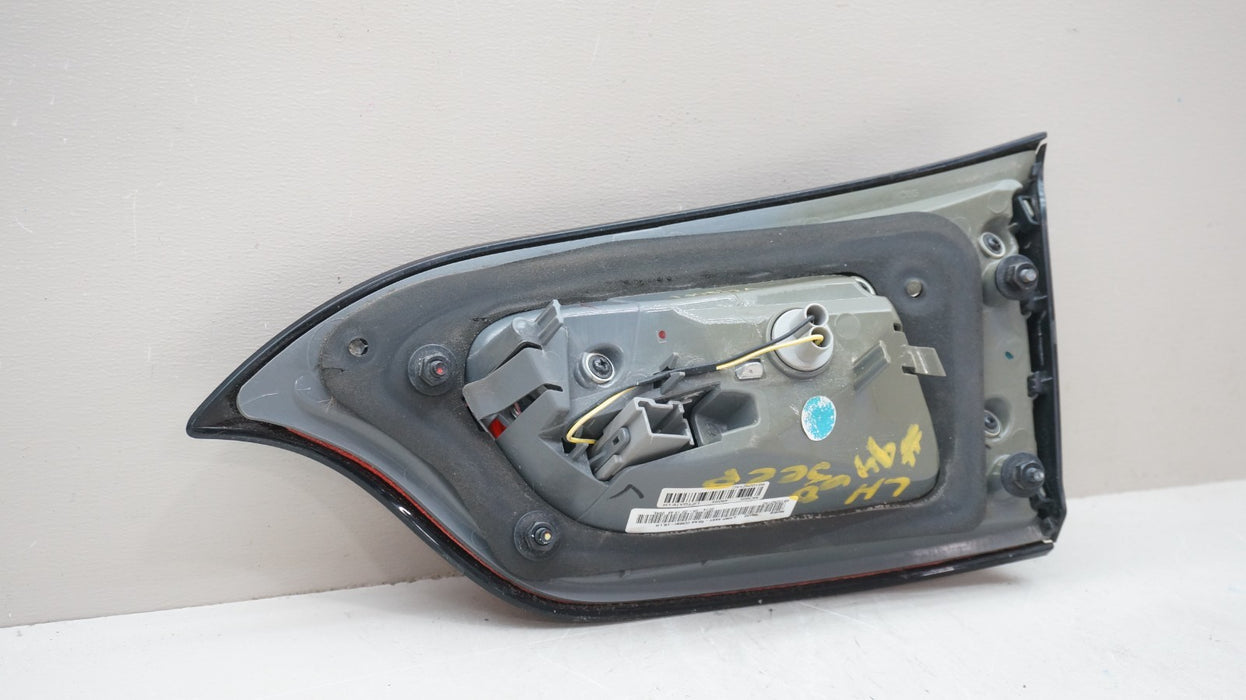 2014-2018 JEEP CHEROKEE REAR LEFT DRIVERS SIDE INNER TAIL LIGHT OEM