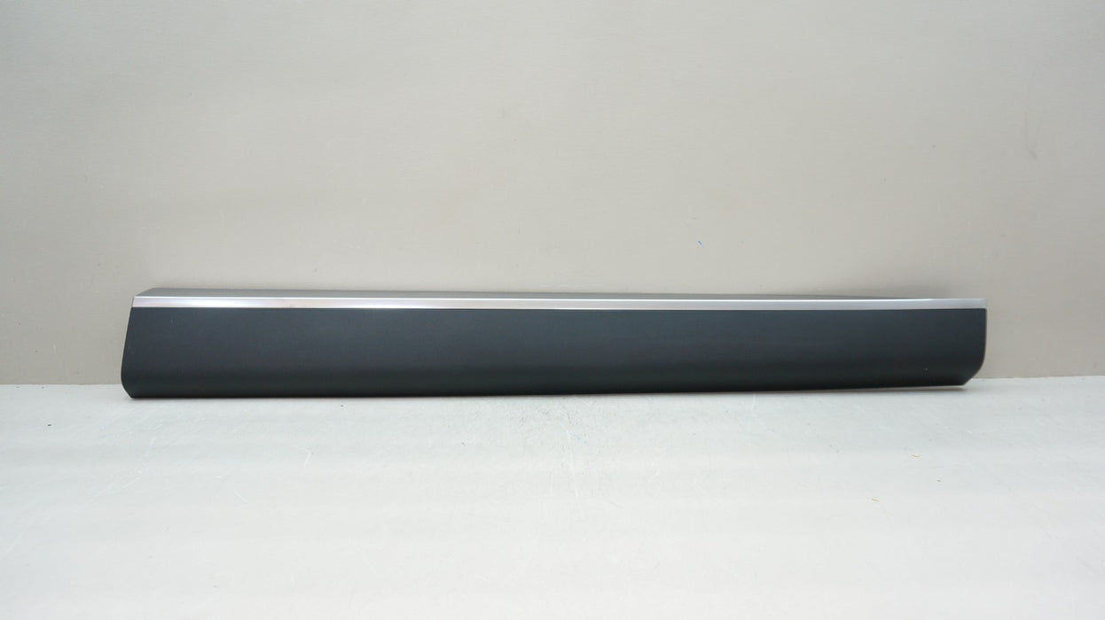 2020-2025 HYUNDAI PALISADE FRONT RIGHT DOOR GARNISH MOLDING OEM 87722-S8100